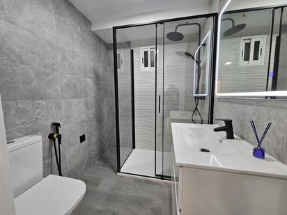 Bathroom of Flat for sale in  Córdoba Capital  with Air Conditioner, Terrace and Storage room