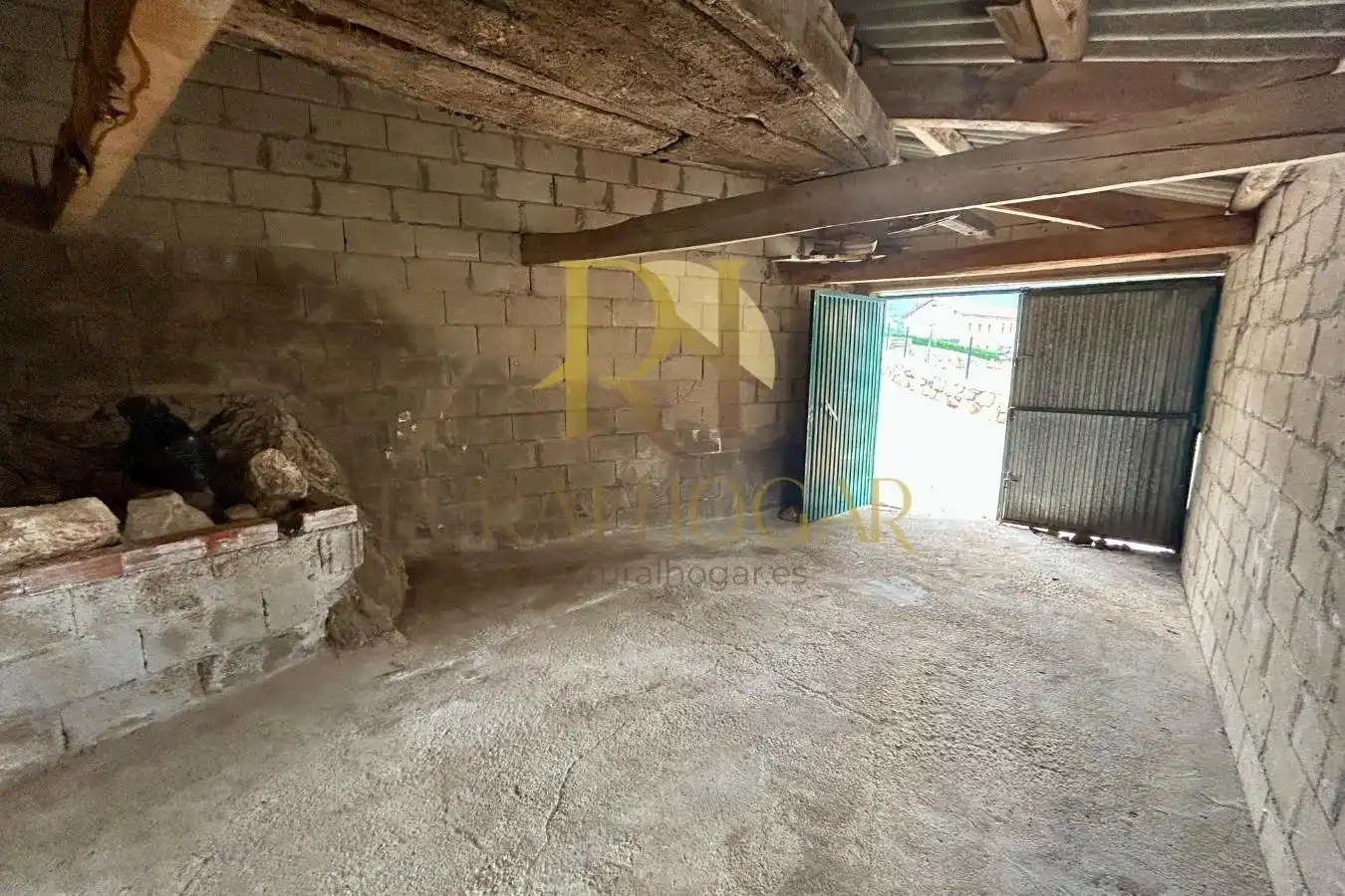 Casa adosada en venta en Cabrillanes con Calefacción, Jardín privado y Amueblado