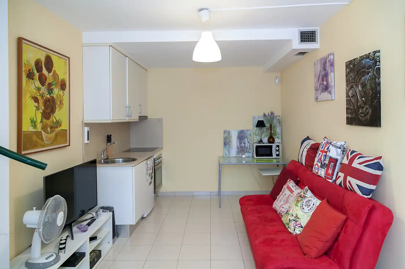 Cuina de Dúplex en venda en Barcelona amb Aire condicionat, Moblat i Forn