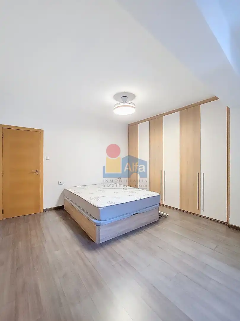 Dormitori de Pis en venda en Silla amb Aire condicionat, Moblat i Forn