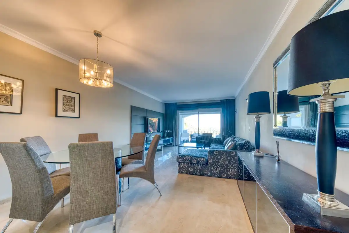 Comedor de Apartamento en venta en Benahavís con Aire acondicionado, Terraza y Piscina comunitaria