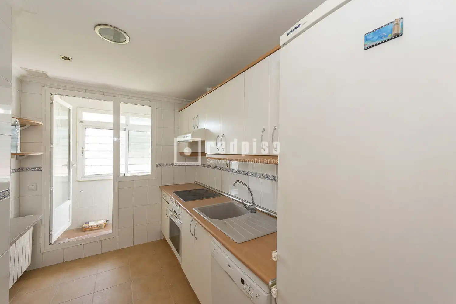 Küche von Wohnung zum Verkauf in Pinto mit Klimaanlage, Heizung und Privatgarten