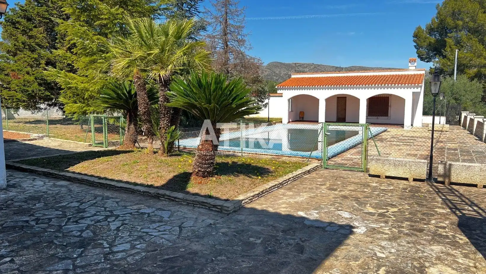 Piscina de Casa o xalet en venda en Ontinyent amb Calefacció, Jardí privat i Traster