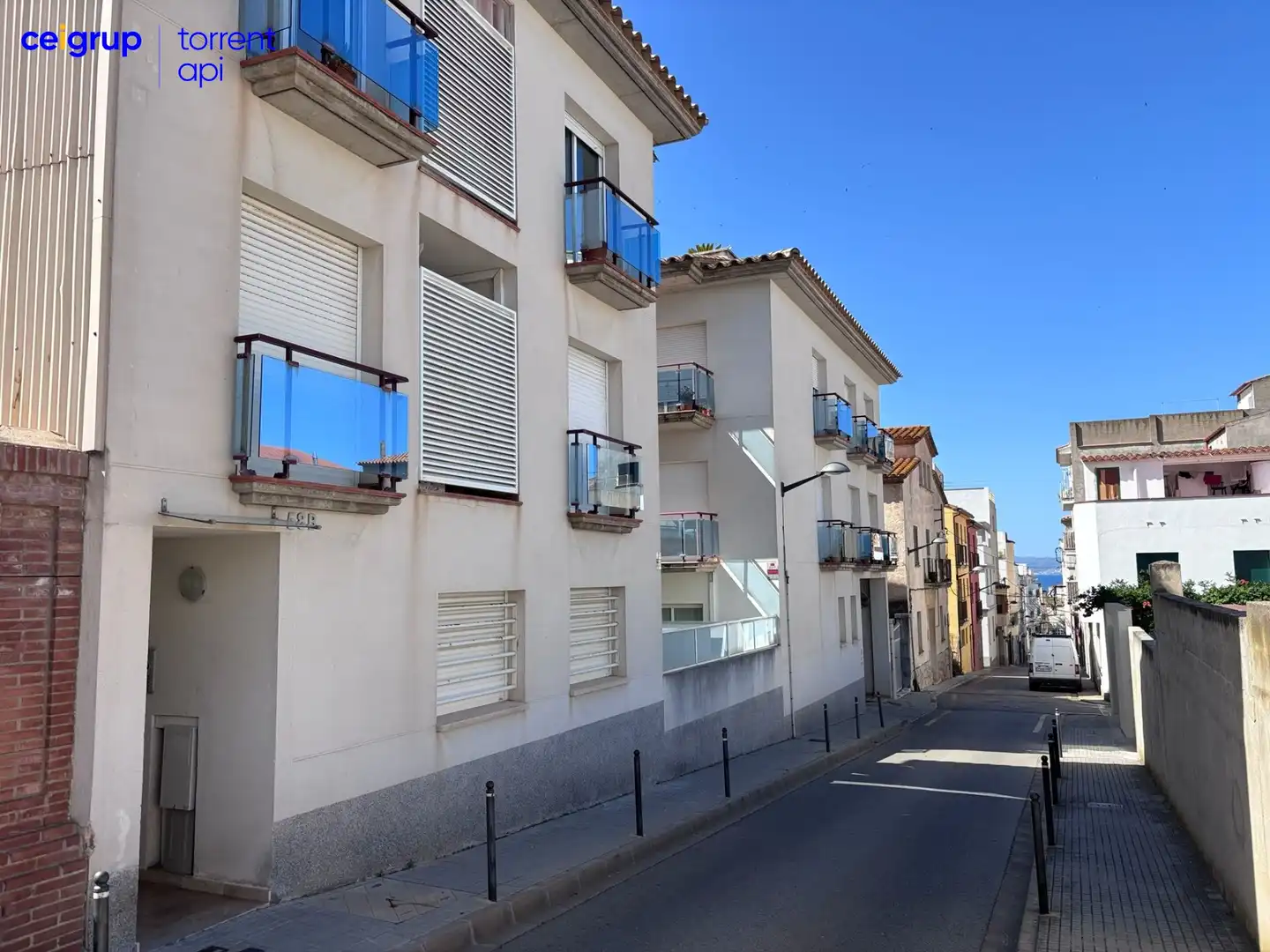Vista exterior de Àtic en venda en L'Escala amb Calefacció i Terrassa