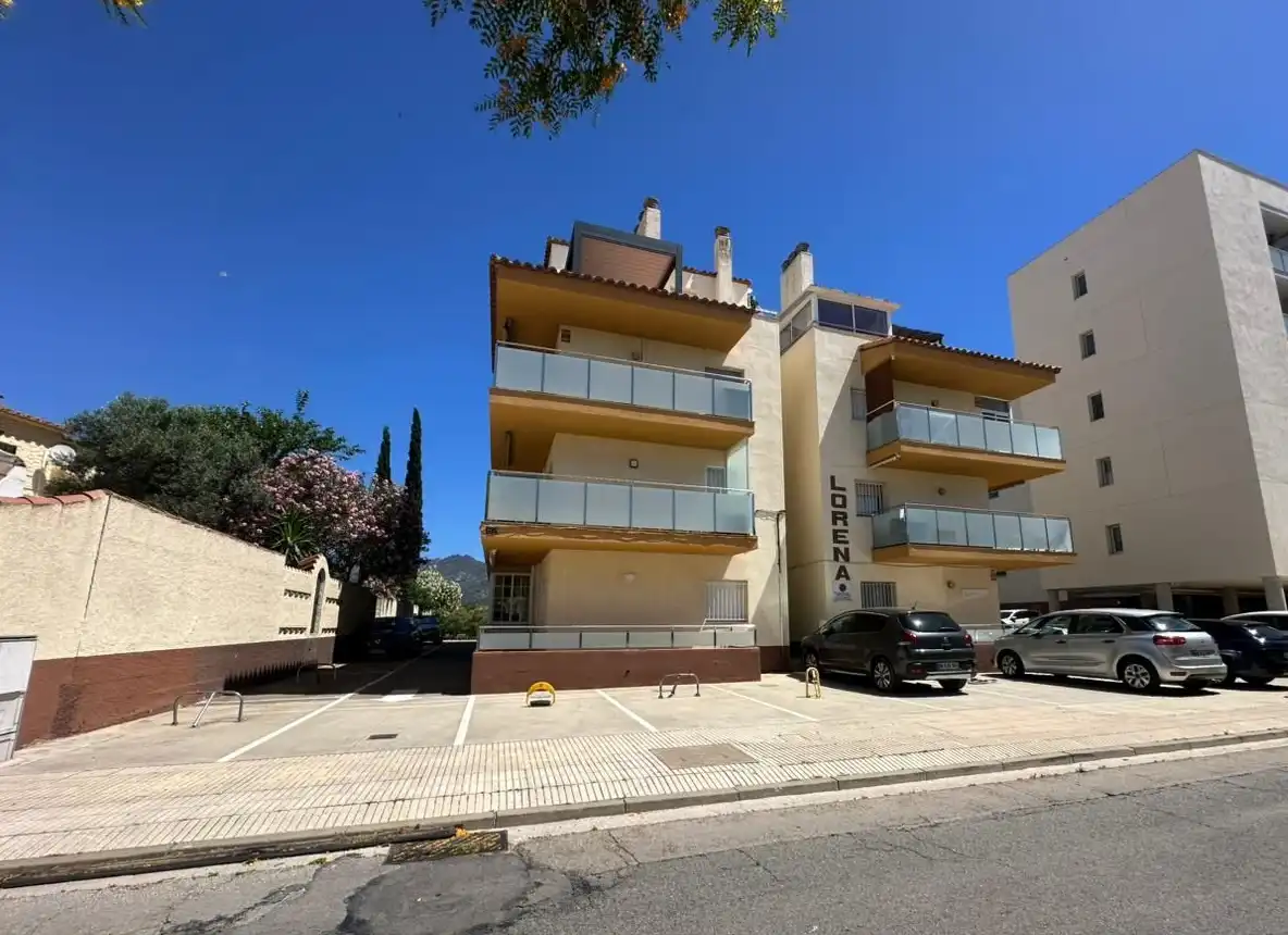 Vista exterior de Apartamento en venta en Roses con Aire acondicionado, Calefacción y Terraza