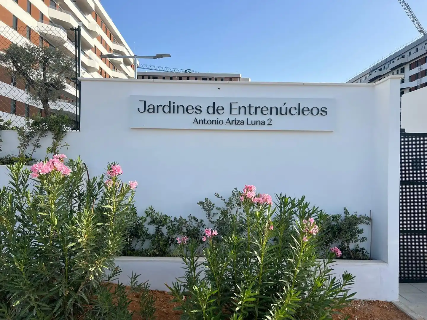 Exterior view of Flat for rent in Dos Hermanas  with Air Conditioner, Heating and Private garden
