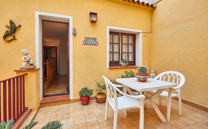 Jardí de Casa adosada en venda en Vilassar de Mar amb Aire condicionat, Terrassa i Traster