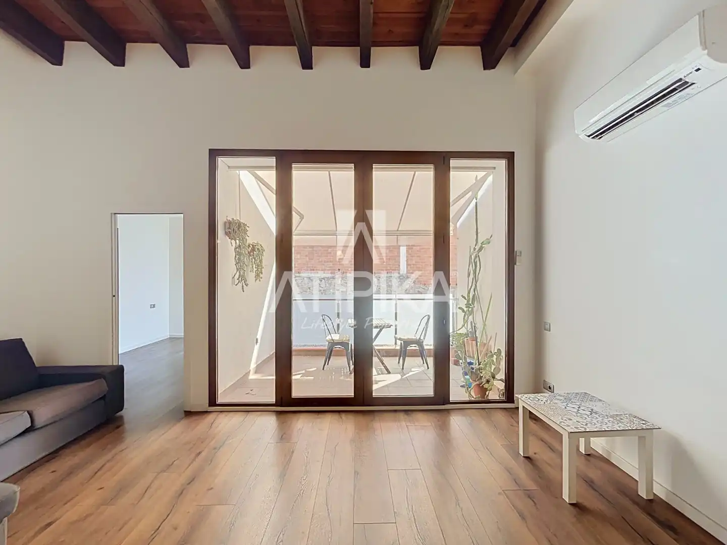 Attic for rent in Barcelona  with Air Conditioner, Parquet flooring and Terrace