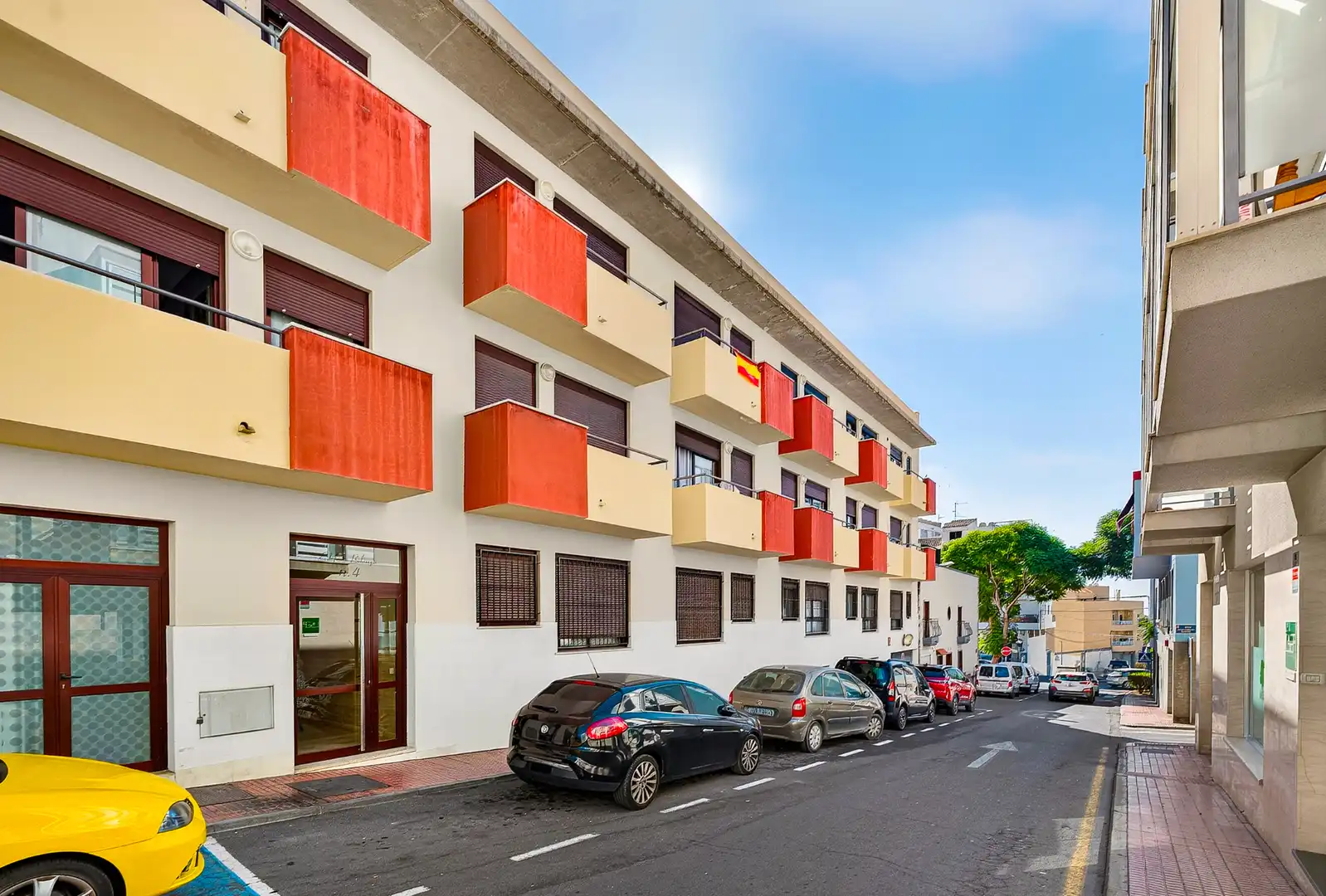 Vista exterior de Piso en venta en Arona con Amueblado, Horno y Lavadora