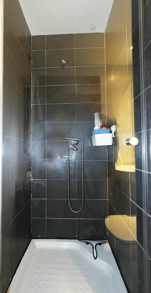 Baño de Ático en venta en Madrid con Calefacción, Terraza y Trastero