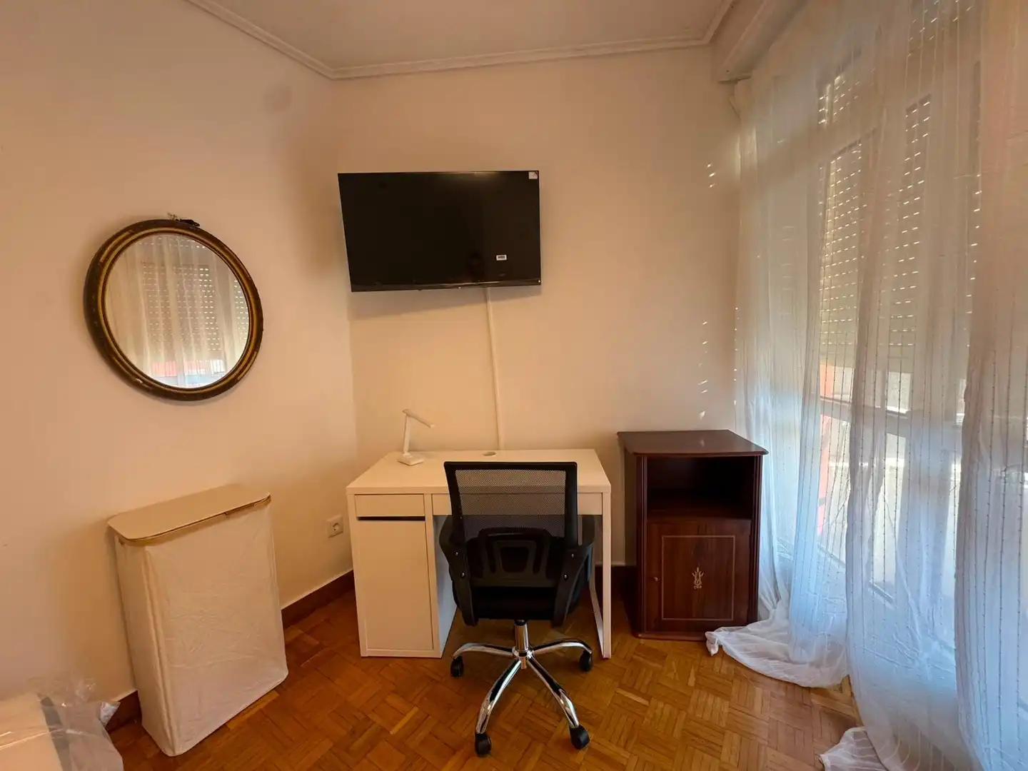 Habitación de Piso para compartir en Ourense Capital  con Calefacción, Amueblado y Balcón