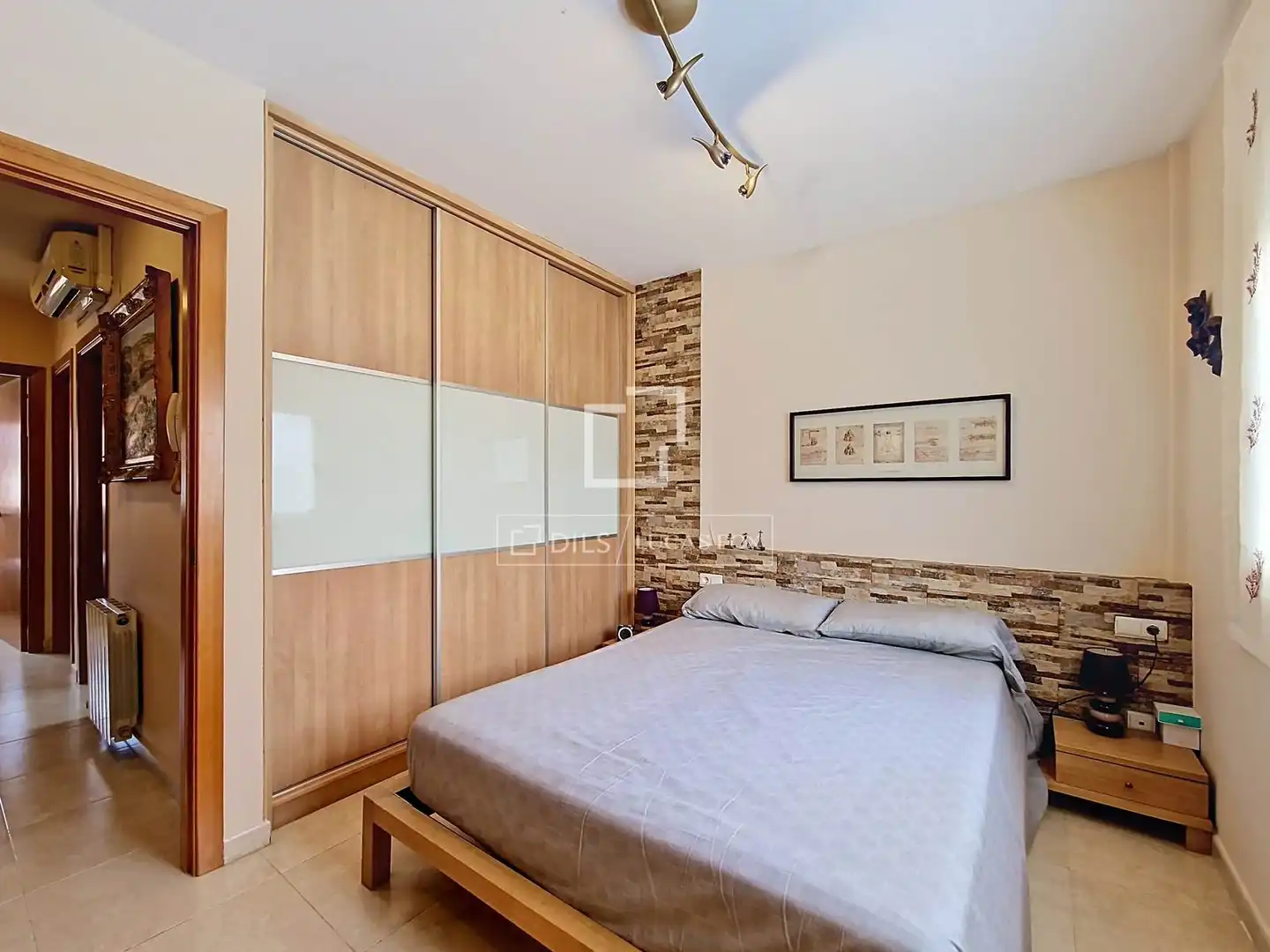 Schlafzimmer von Haus oder Chalet zum Verkauf in Cubelles mit Klimaanlage, Heizung und Privatgarten