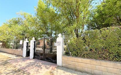 Vista exterior de Casa o xalet en venda en Villar de Cañas amb Aire condicionat, Calefacció i Balcó