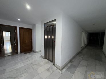 Appartamento con ascensore in vendita a Centro
