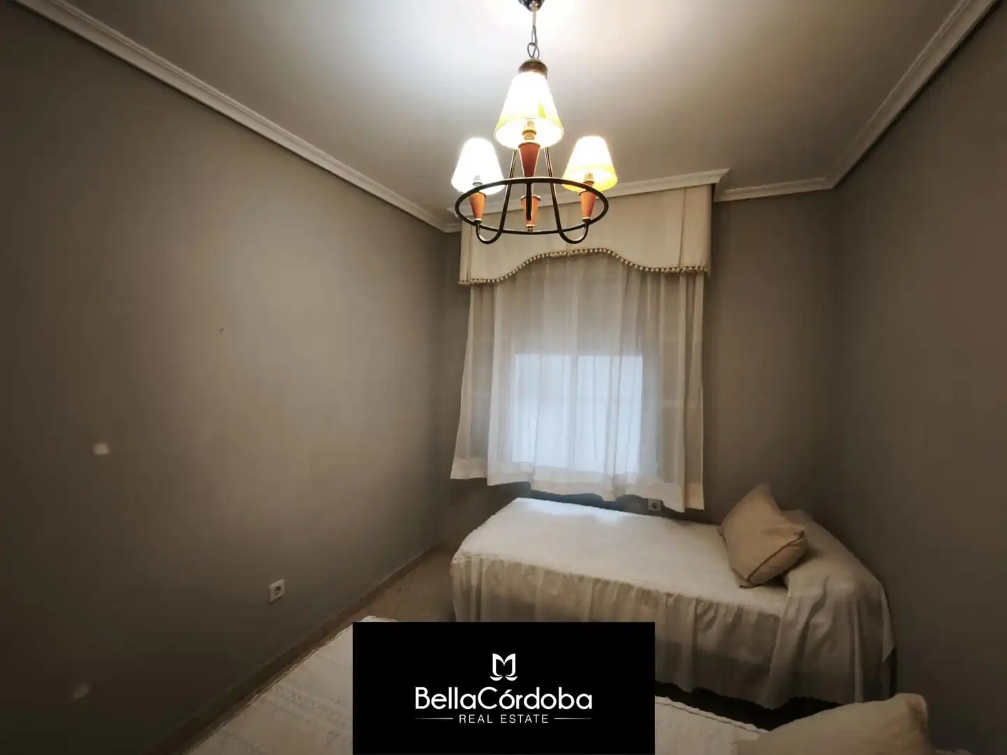 Bedroom of Flat for sale in Córdoba  with Air Conditioner and Heating