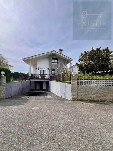 Casa-chalet en Venta en Villagatón