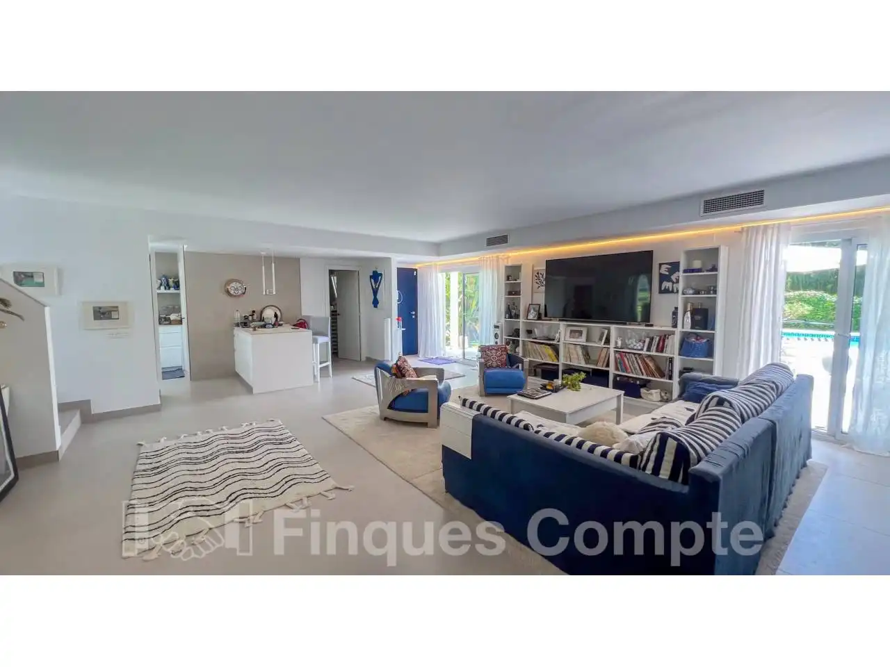 Sala d'estar de Casa o xalet en venda en Roda de Berà amb Aire condicionat, Jardí privat i Terrassa