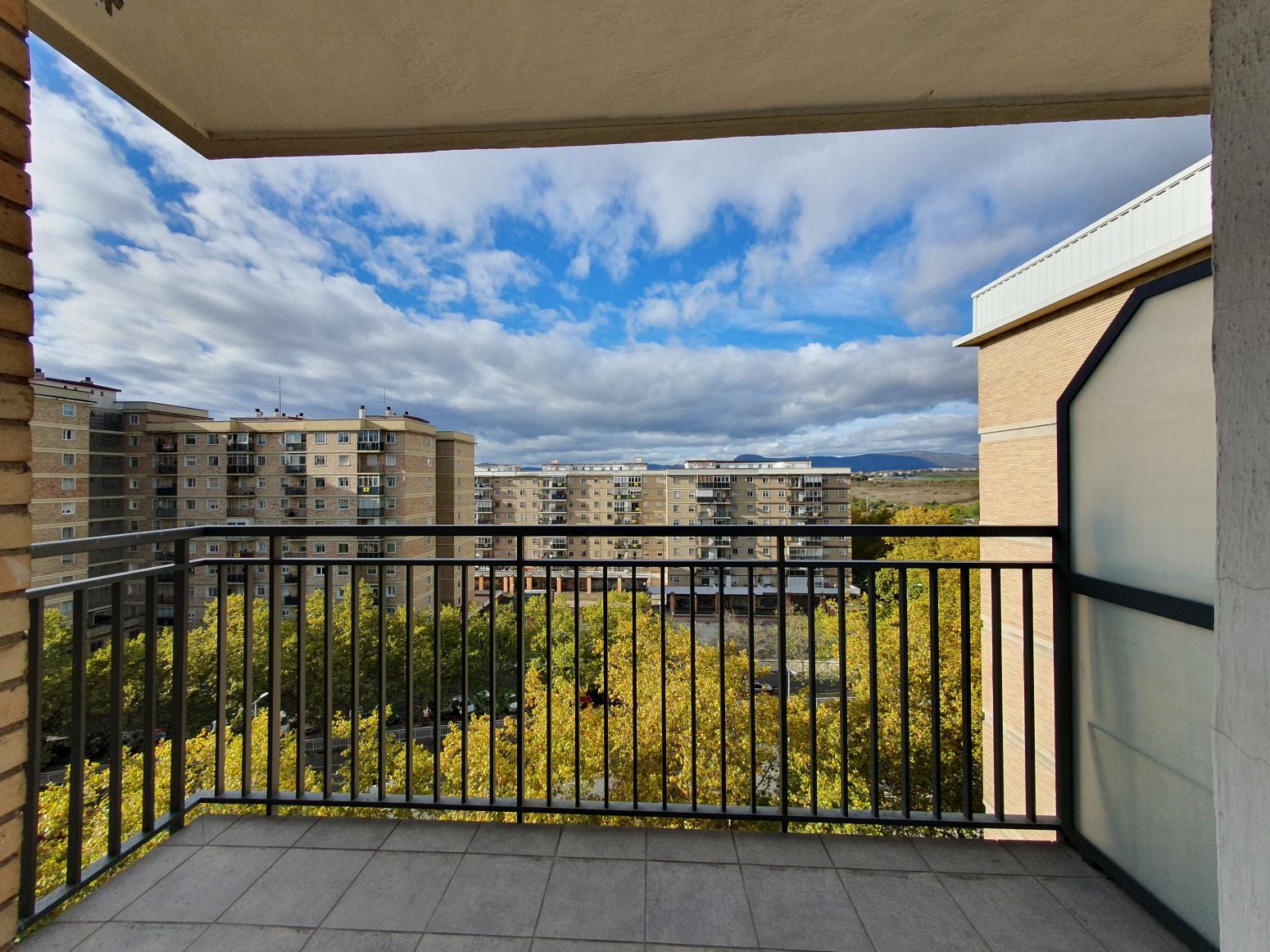 Terrassa de Pis de lloguer en  Pamplona / Iruña amb Calefacció, Parquet i Terrassa