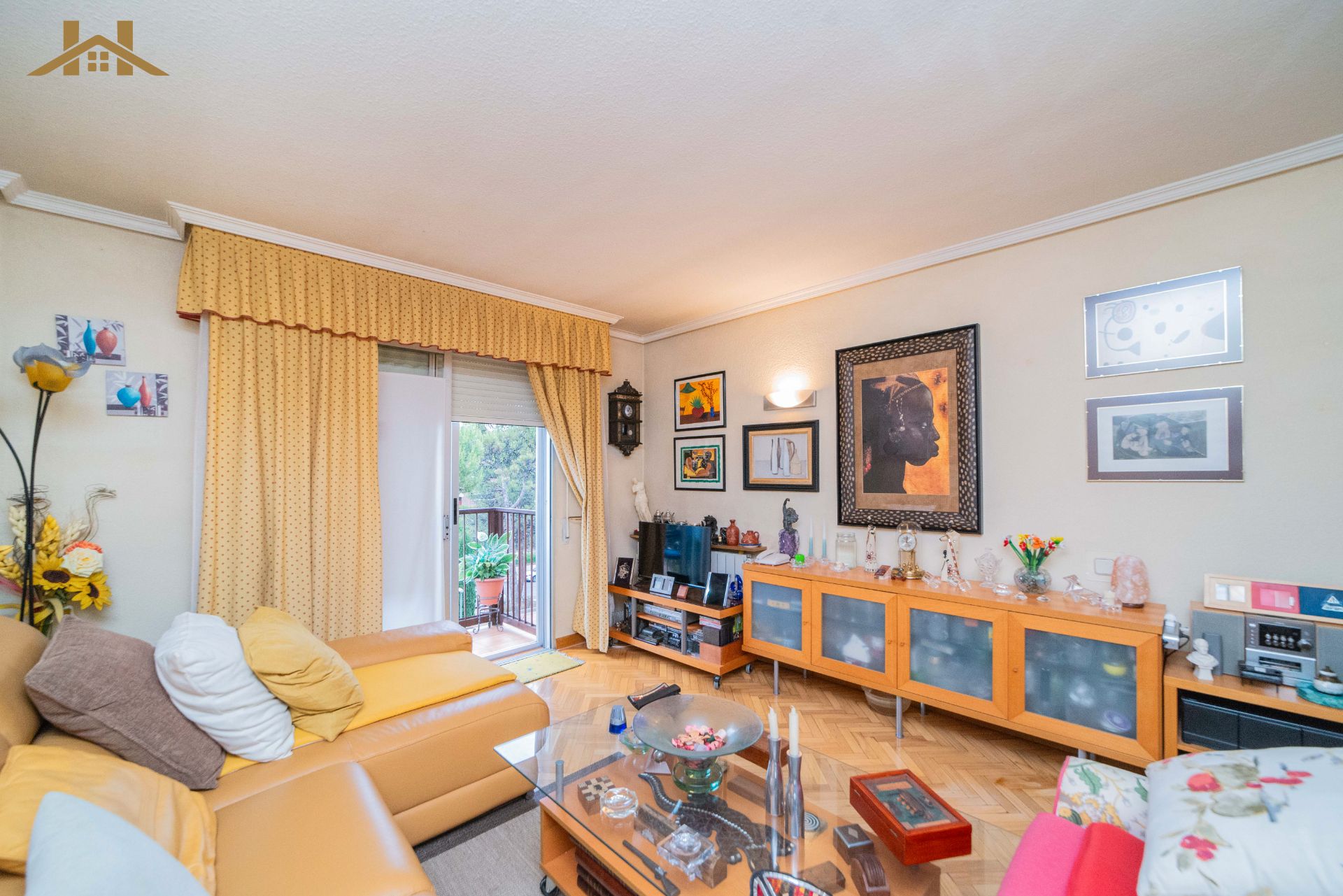 Sala d'estar de Pis en venda en Pozuelo de Alarcón amb Calefacció, Terrassa i Moblat