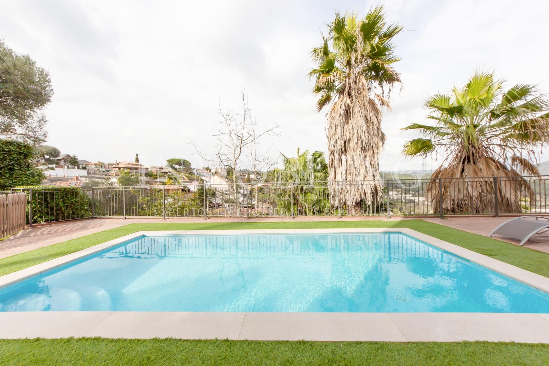 Swimming pool of Houses for sale in Argentona  with Air Conditioner, Heating and Private garden