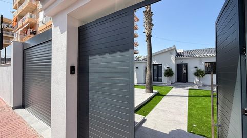 VILLA TOTALMENTE REFORMADA CON VISTAS AL MAR Y A 100 METROS DE PLAYA EN PUNTA PRIMA CON PISCINA PRIVADA Y CON PARCELA DE 360 M2., imatge 2