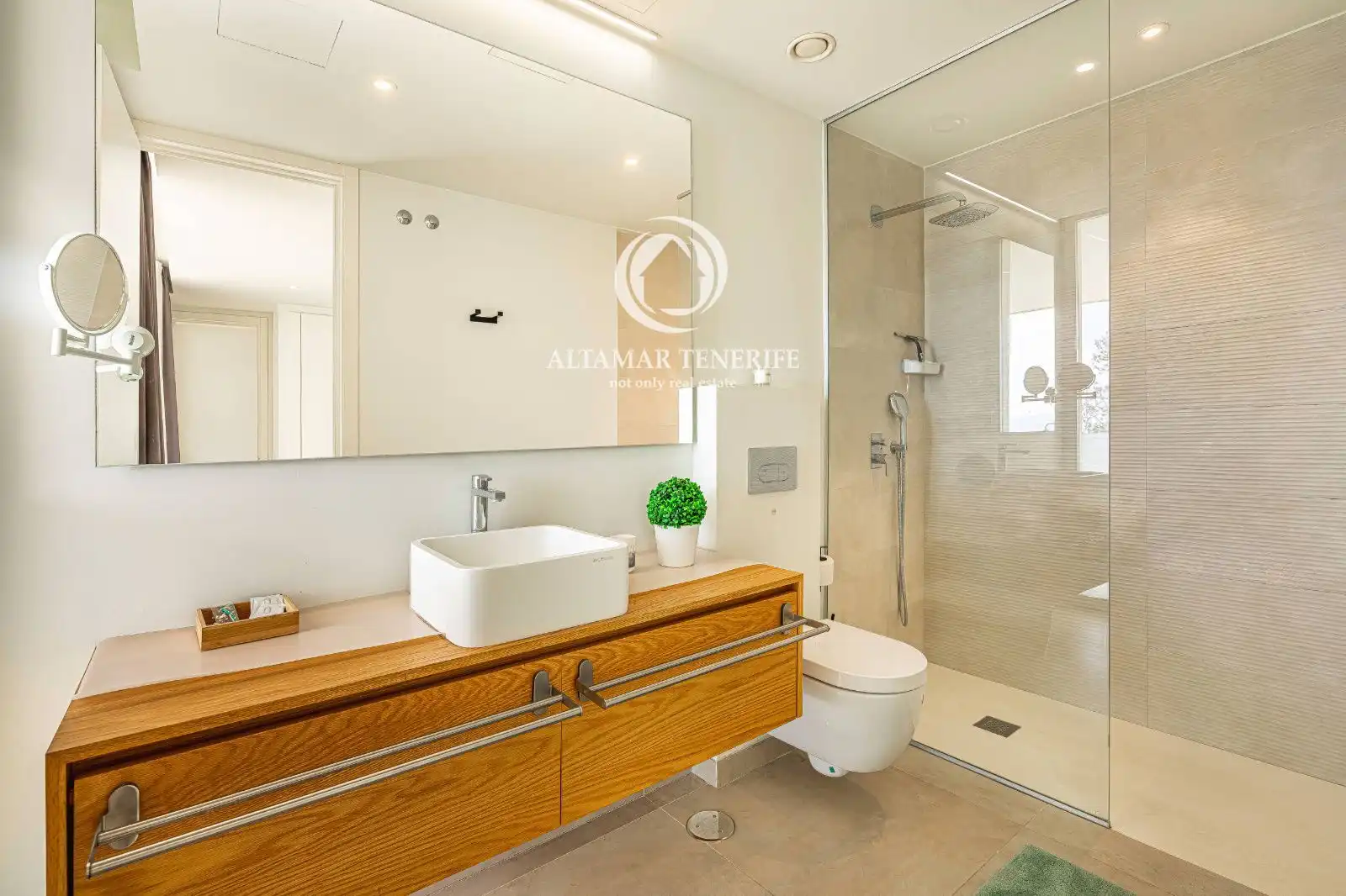Baño de Casa o chalet de alquiler en Guía de Isora con Terraza, Trastero y Piscina