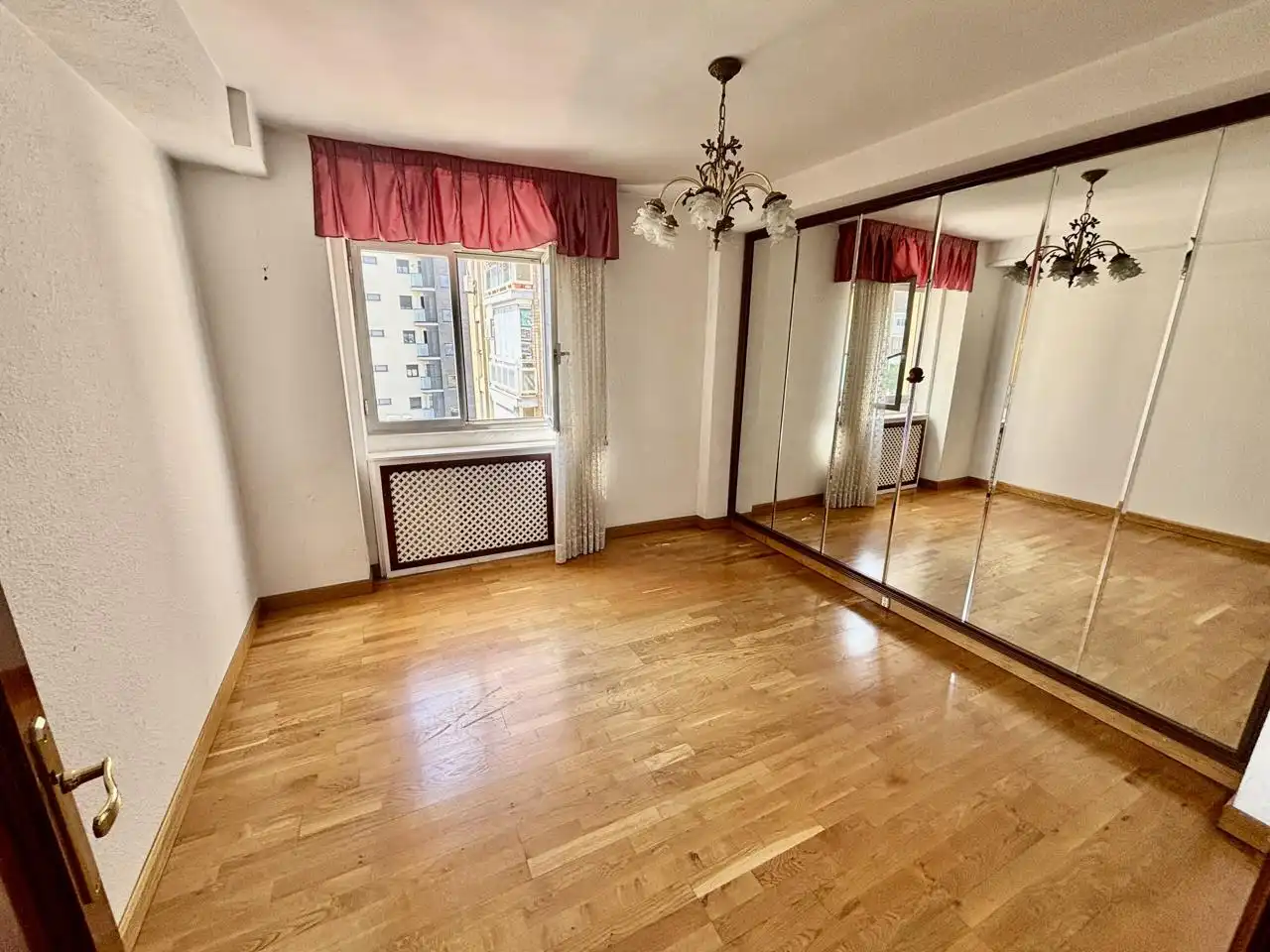 Bedroom of Flat for sale in Zaragoza  with Air Conditioner, Heating and Terrace