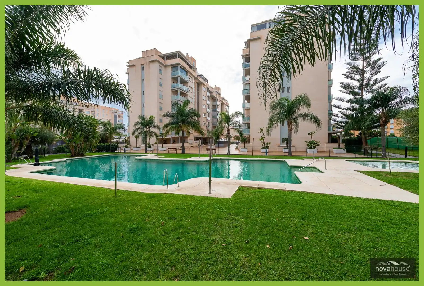 Swimming pool of Flat for sale in Rincón de la Victoria  with Air Conditioner, Heating and Private garden