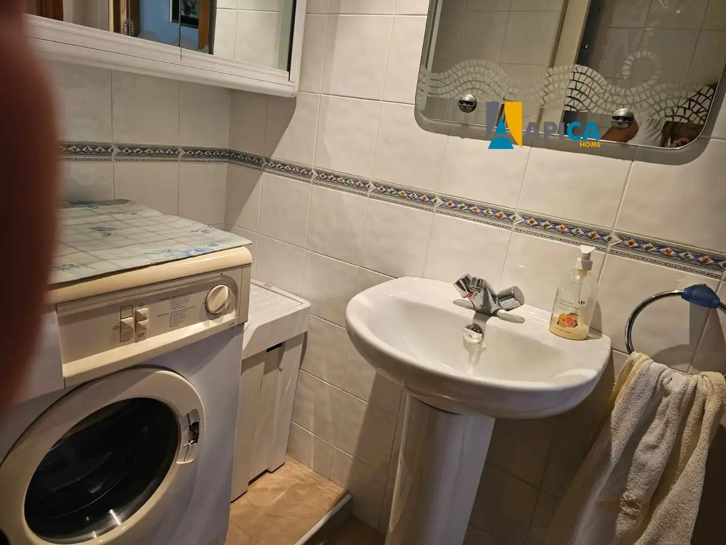 Baño de Piso en venta en Manilva con Terraza y Alarma