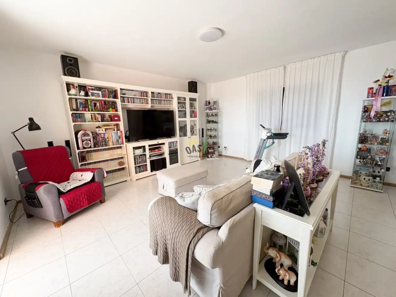 Sala d'estar de Casa o xalet en venda en Santa Cruz de Tenerife amb Terrassa, Traster i Piscina