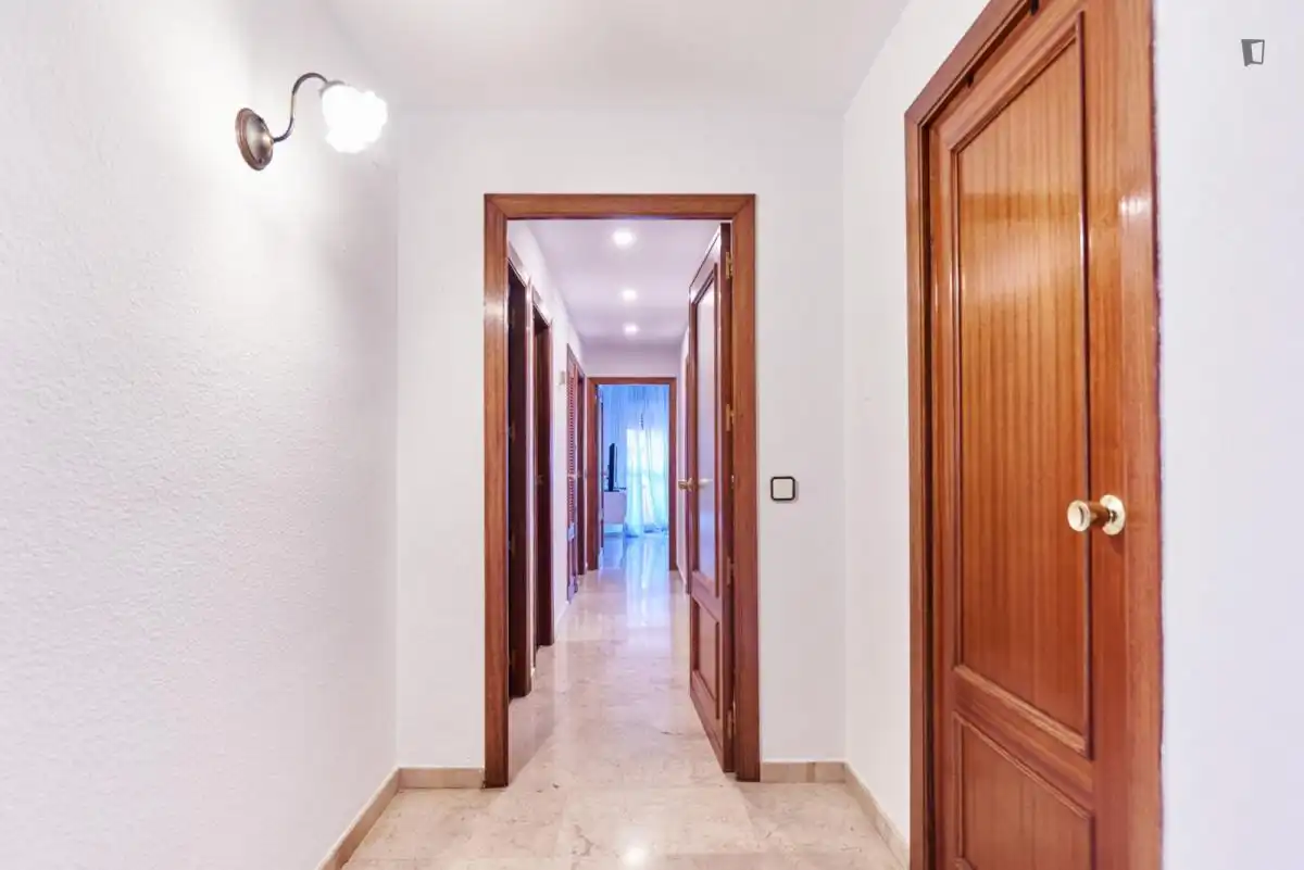 Room in Triana Este