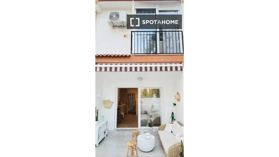 Terraza de Apartamento para compartir en Benidorm con Aire acondicionado, Terraza y Amueblado