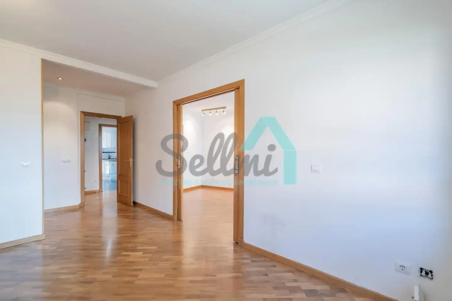 Habitación de Piso de alquiler en Oviedo  con Calefacción, Parquet y Terraza