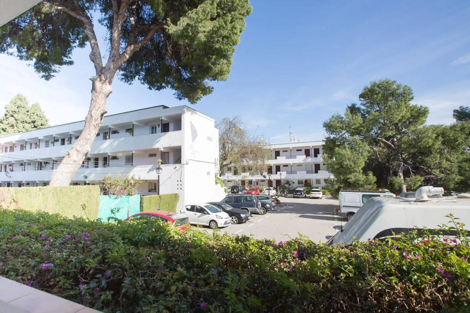Vista exterior de Apartament en venda en Marbella amb Aire condicionat, Terrassa i Moblat
