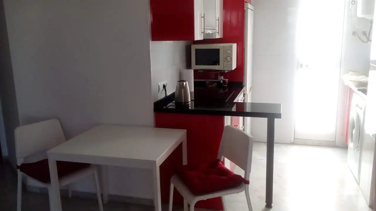 Estudio de alquiler en Calle Luchana, La Trinidad