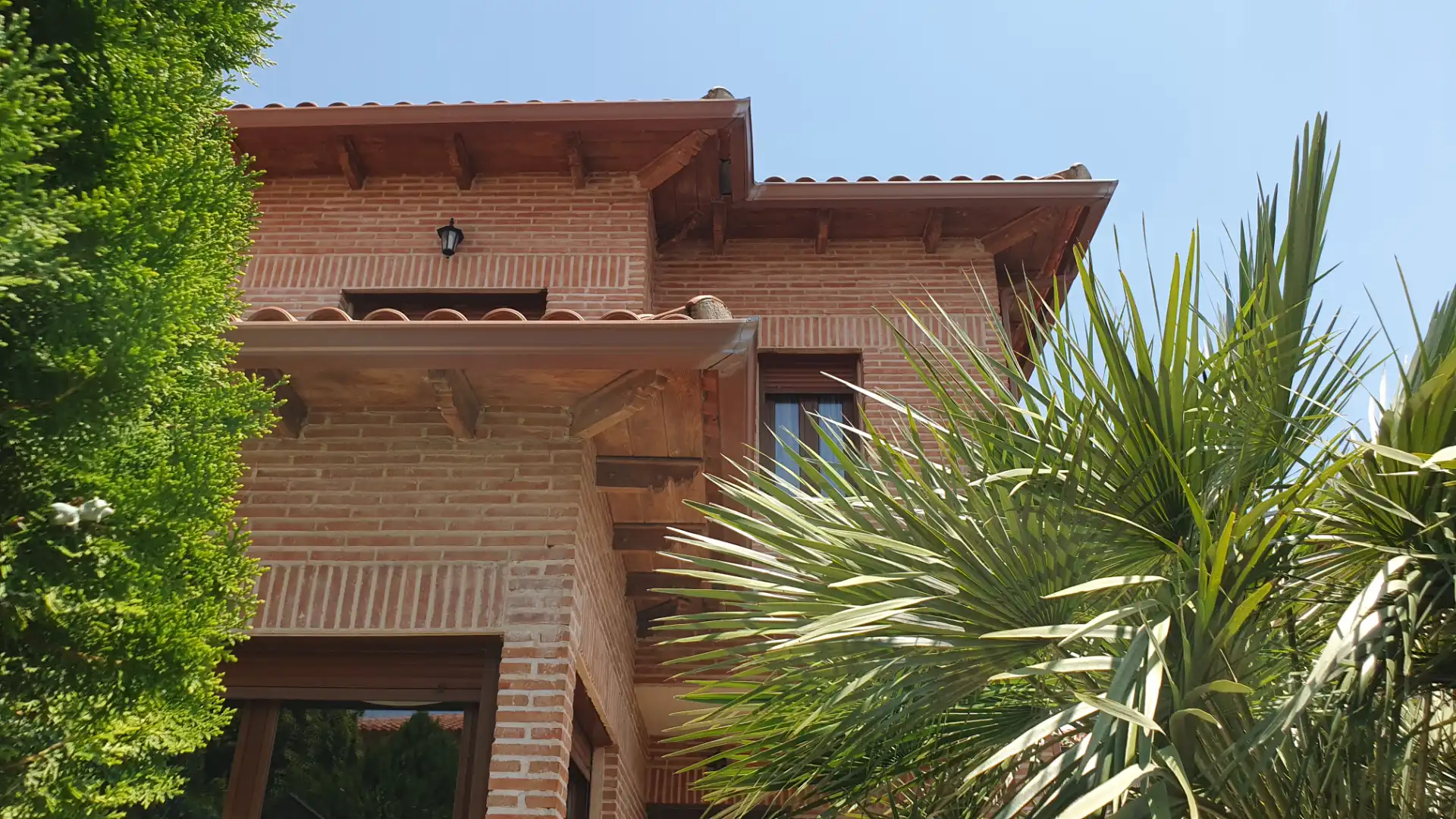 Vista exterior de Casa adosada en venda en Olías del Rey amb Aire condicionat, Calefacció i Jardí privat