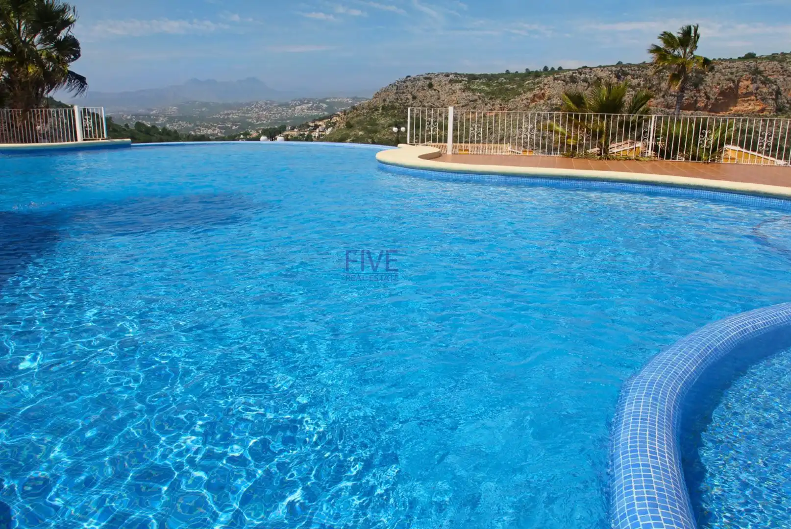 Penthouse with pool for sale in Cumbre del Sol, imagen 22