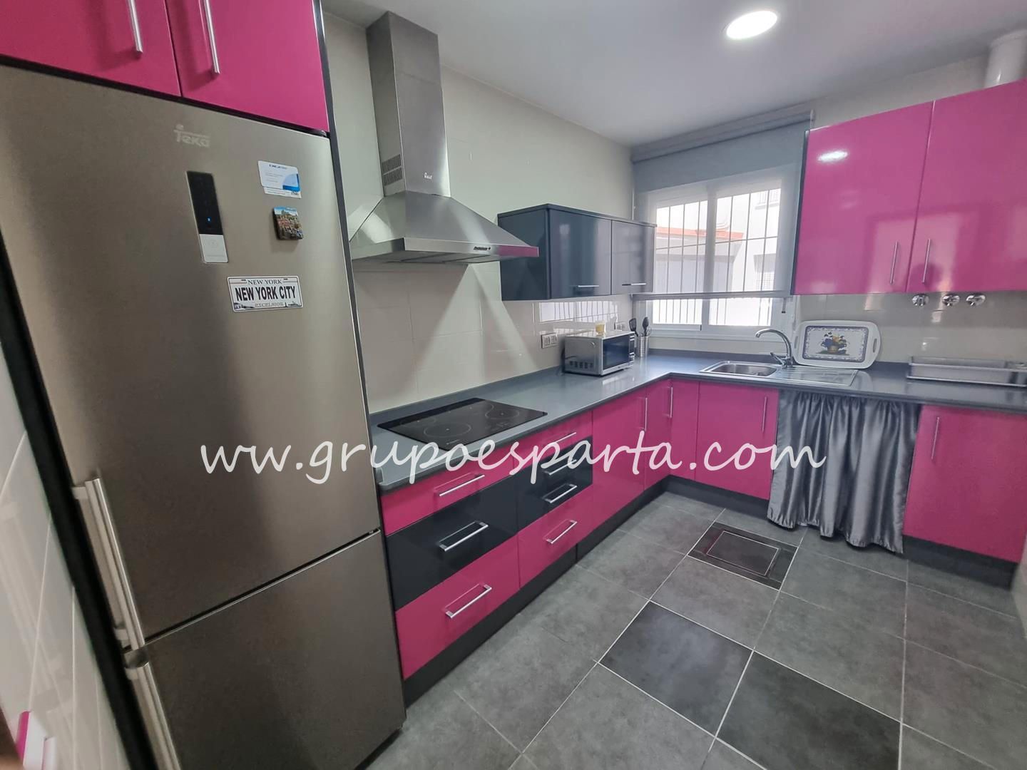 Kitchen of Flat for sale in Sanlúcar la Mayor  with Air Conditioner