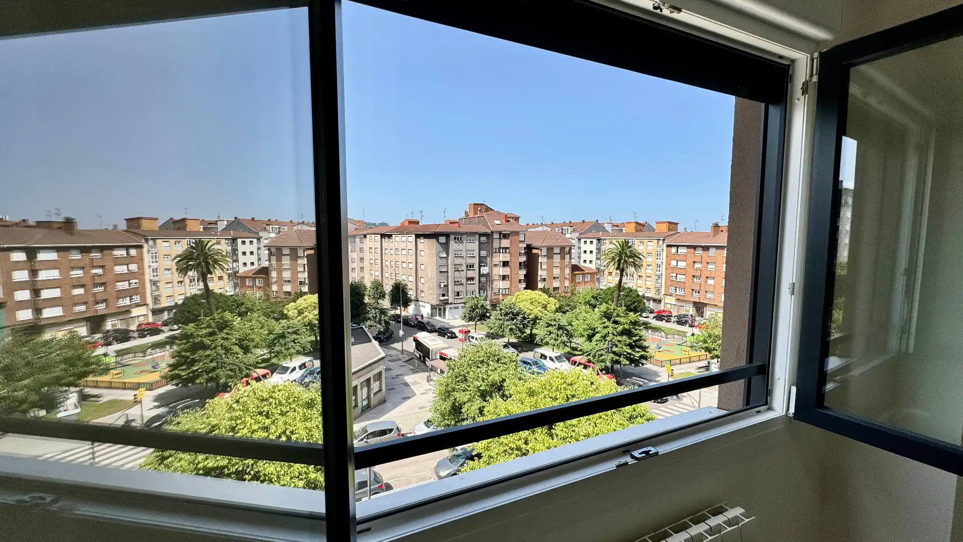 Vista exterior de Piso en venta en Gijón  con Calefacción, Parquet y Terraza