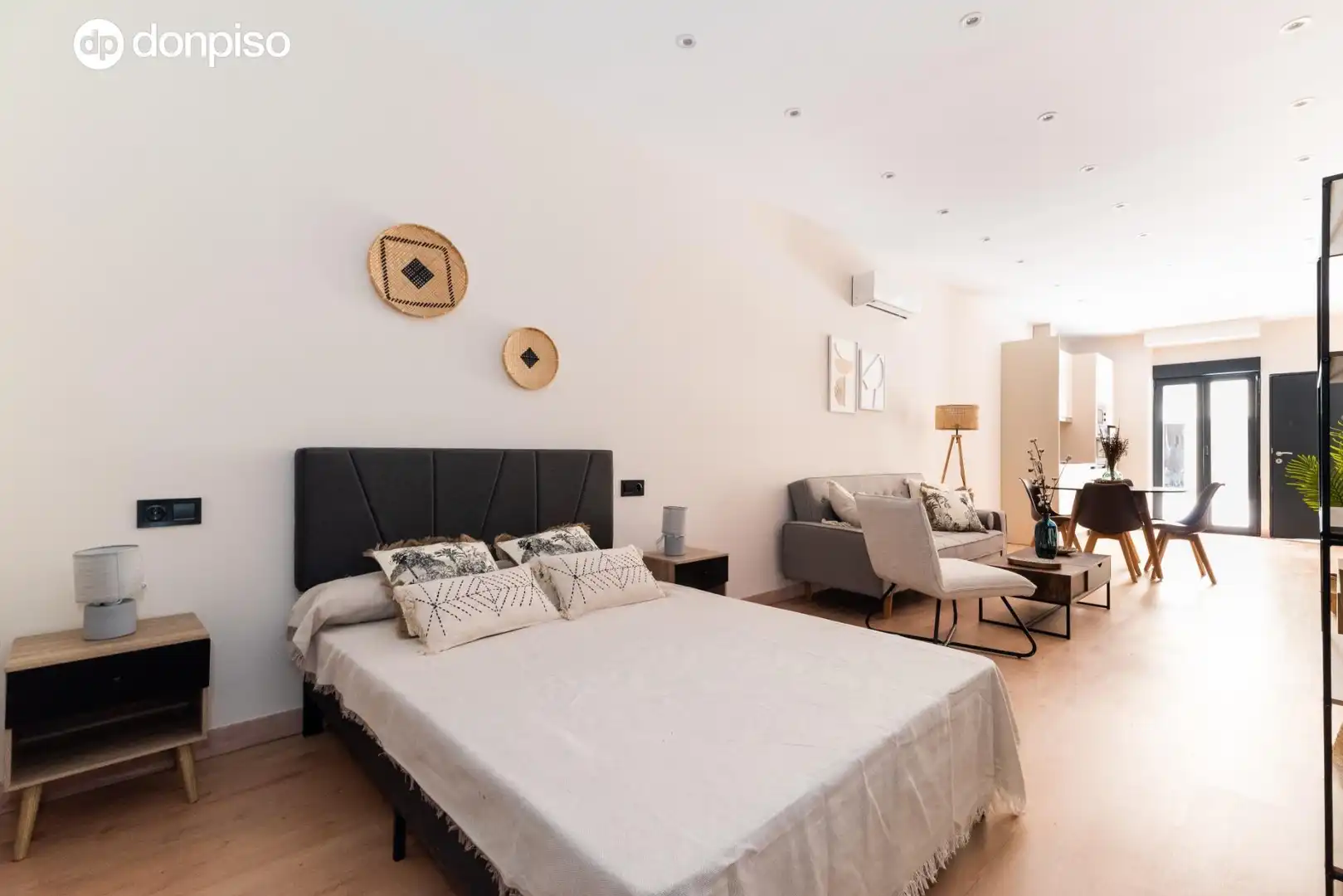 Schlafzimmer von Loft zum Verkauf in Granada mit Klimaanlage, Heizung und Möbliert