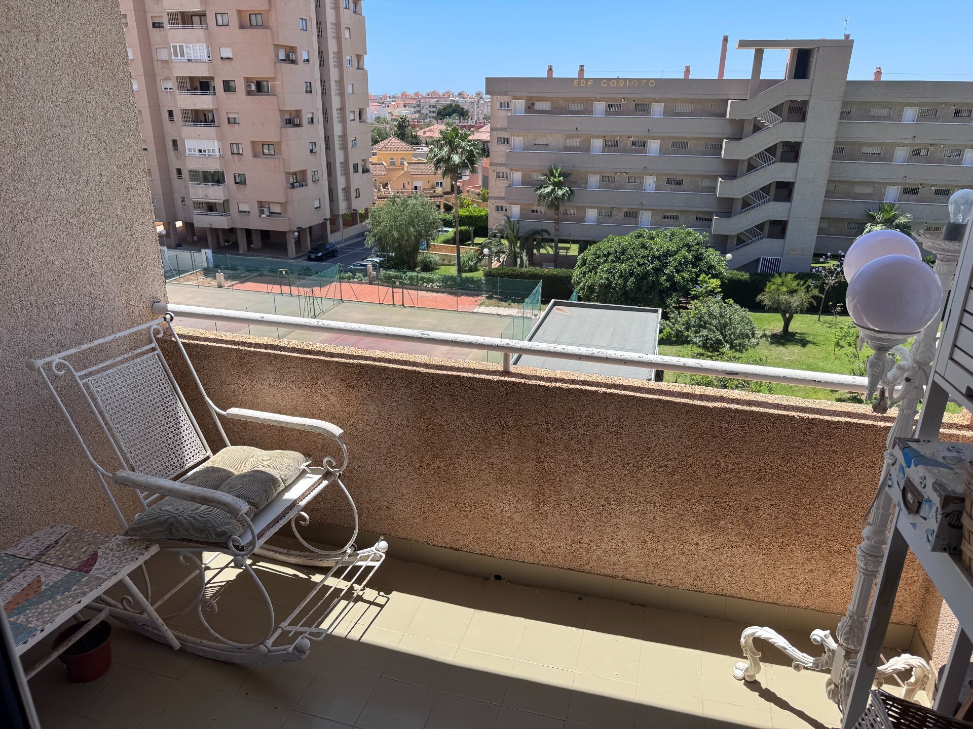 Terrassa de Apartament en venda en Roquetas de Mar amb Aire condicionat, Terrassa i Piscina comunitària