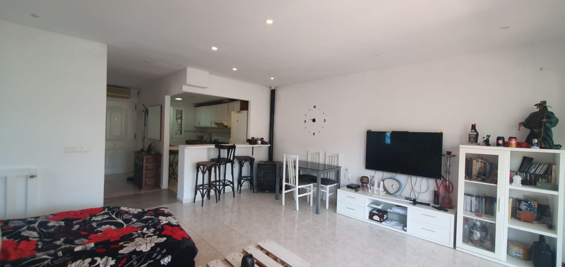 Sala d'estar de Casa adosada en venda en La Nucia amb Aire condicionat, Jardí privat i Terrassa