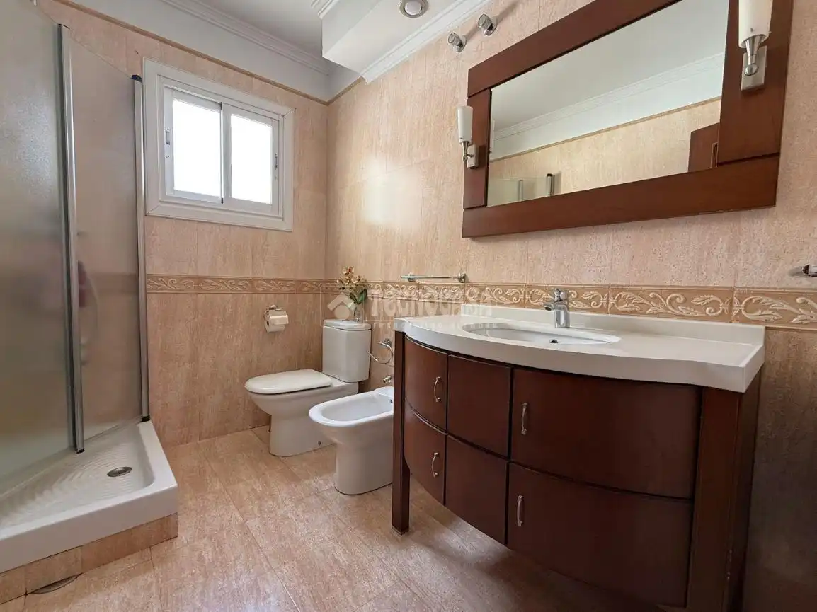 Baño de Piso en venta en Málaga con Aire acondicionado y Terraza