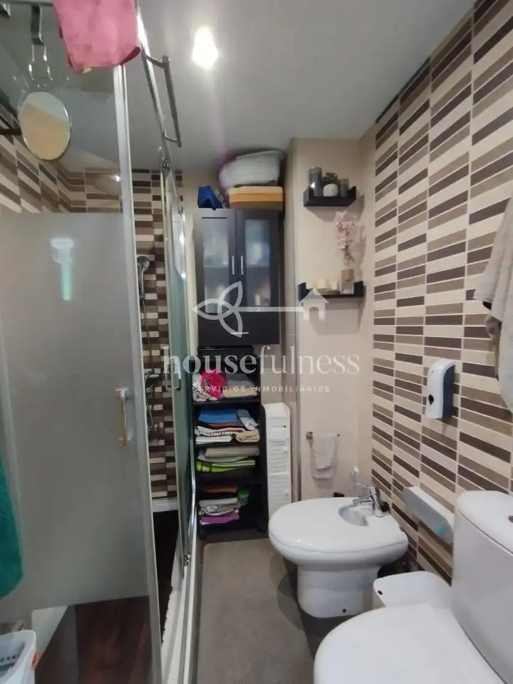 Badezimmer von Wohnung zum Verkauf in Ferrol mit Heizung, Abstellraum und Möbliert