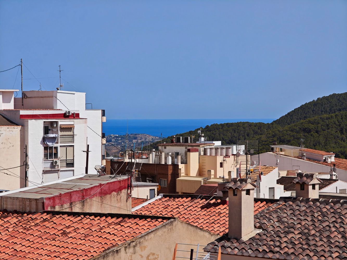 Vista exterior de Casa adosada en venda en Callosa d'en Sarrià amb Terrassa, Traster i Moblat