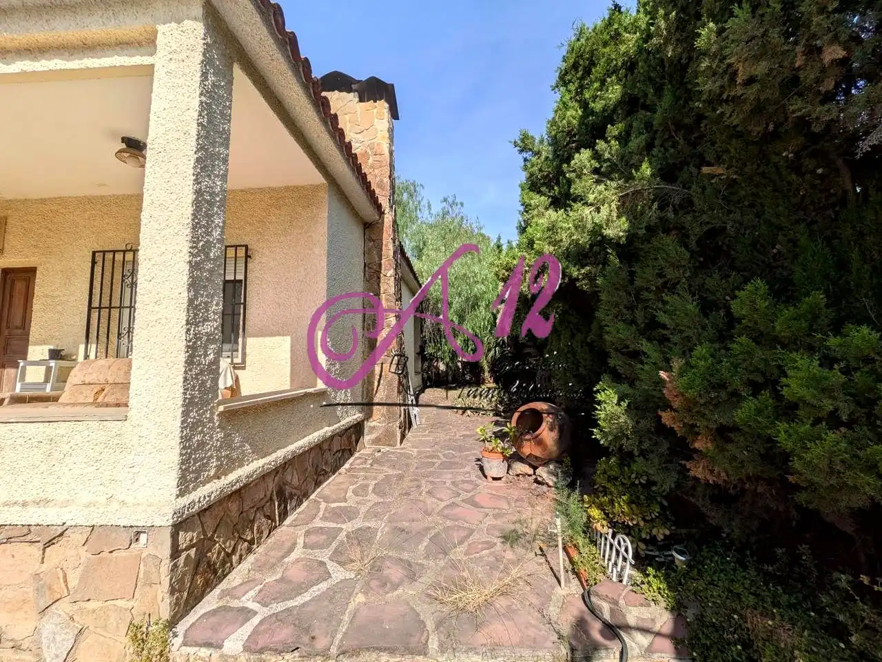 Garden of Houses for sale in La Pobla de Vallbona  with Swimming Pool