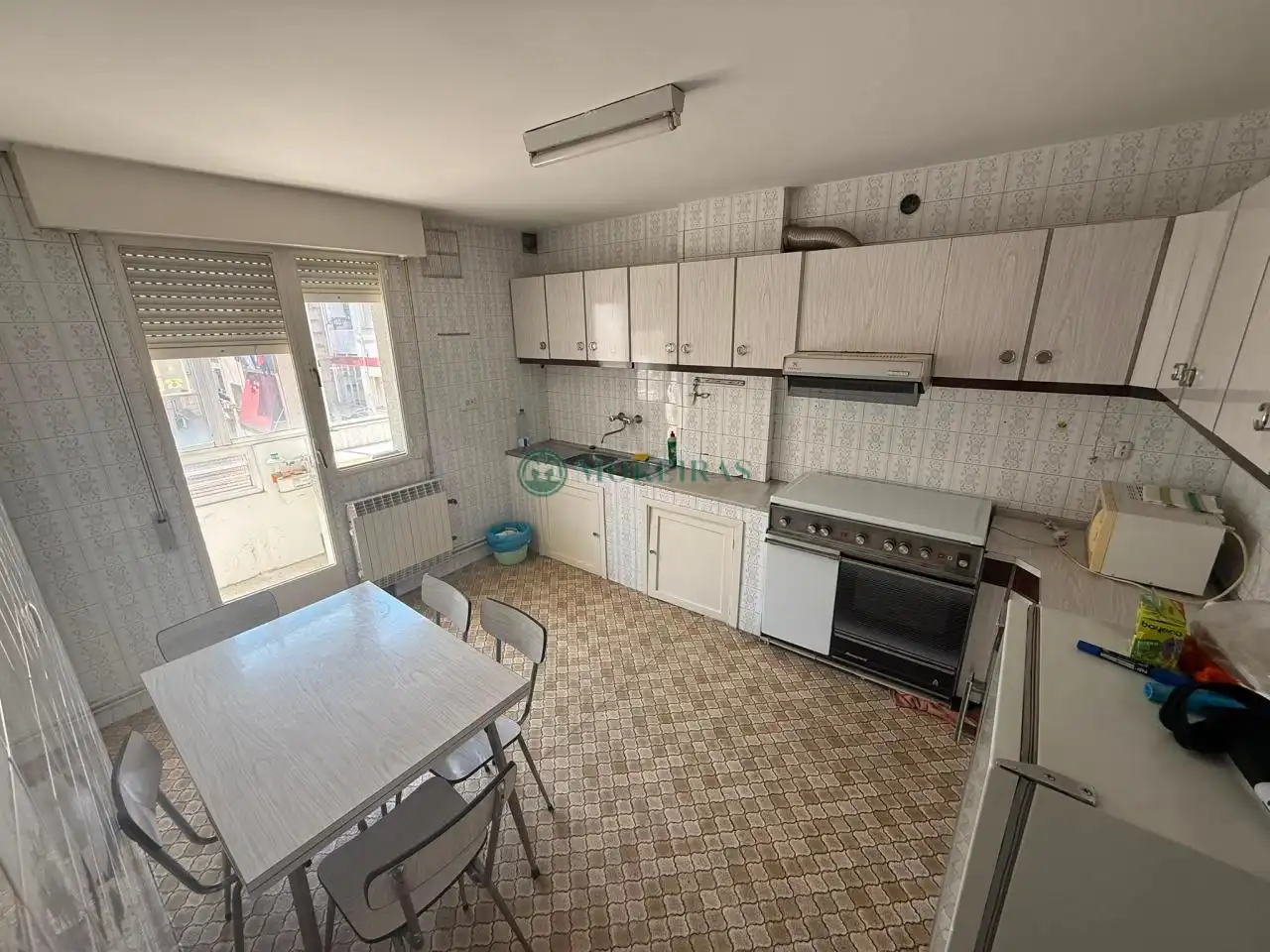 Cocina de Piso en venta en Ourense Capital  con Calefacción y Terraza