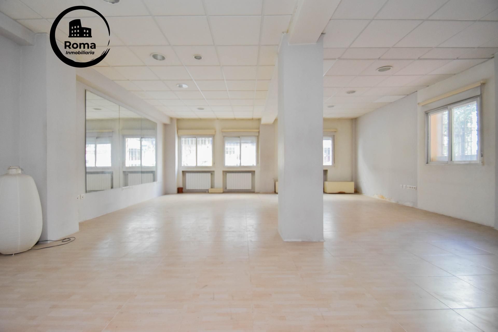 Flat for sale in  Granada Capital  with Terrace and Balcony