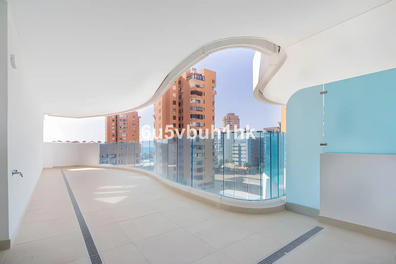 Apartament amb piscina en venda a Puerto Deportivo