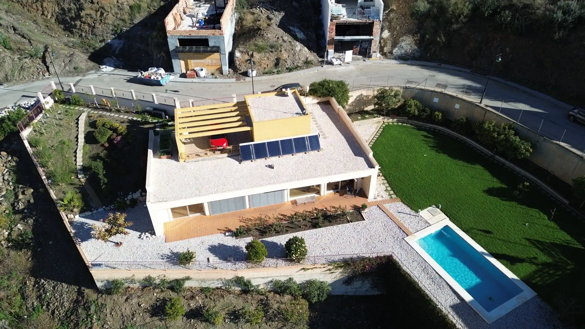 Vista exterior de Casa o xalet en venda en Torrox amb Aire condicionat, Jardí privat i Terrassa